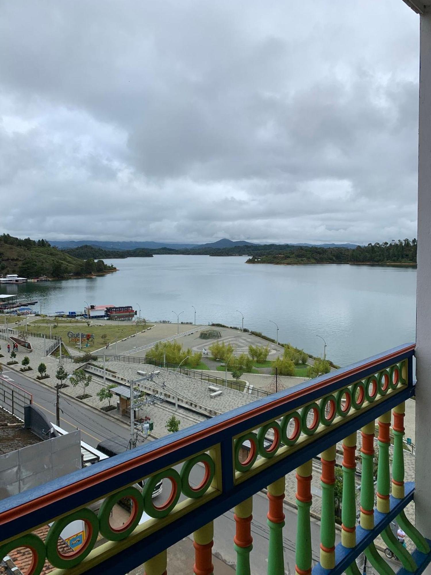 Apartamentos San Jose Vistal Al Lago, Cerca Del Parque. Guatape. Exterior photo